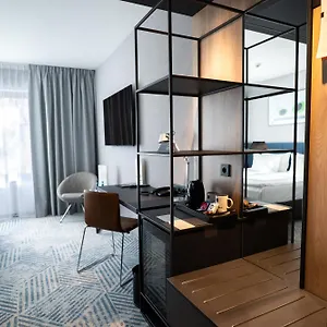 4* Hotel Q